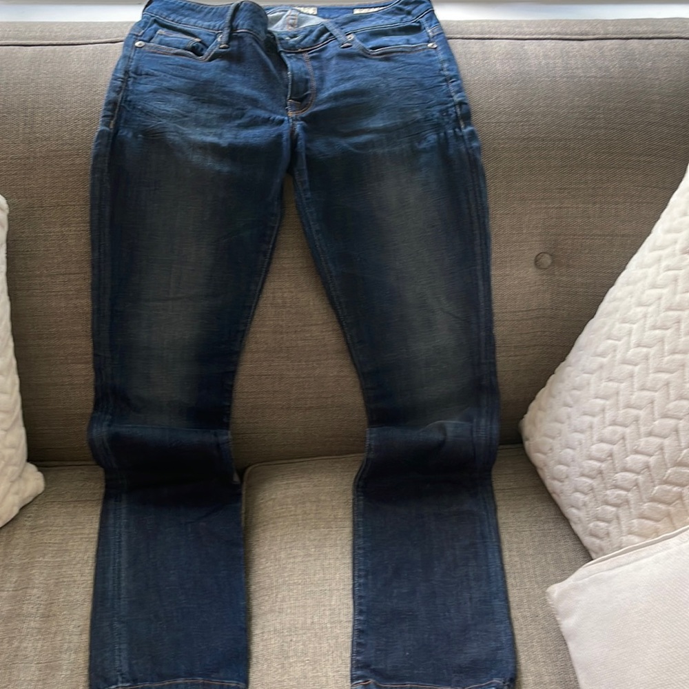 GUESS NWOT SKINNY JEAN